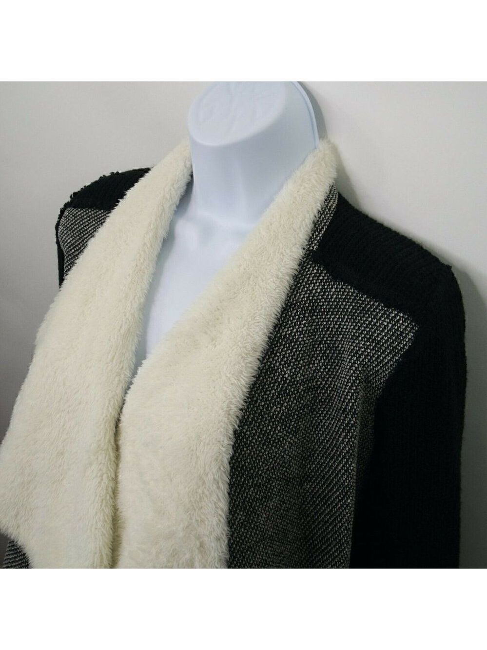 Skies Are Blue Womens Size XS Open Front Faux Fur Mixed Media Knit Cardigan - Picture 3 of 7